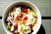 Cabbage salad with bell pepper - quick and tasty
